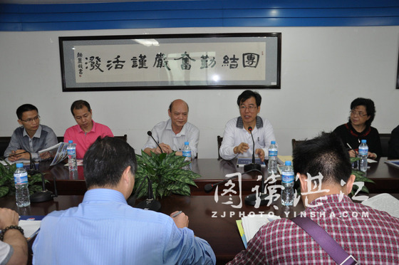 梅州市高中校长考察团到市二中交流